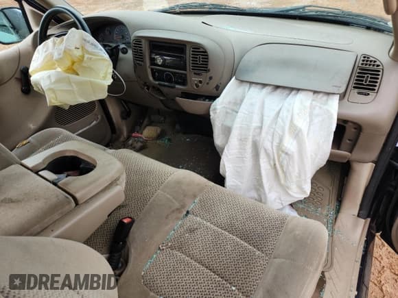 ✅ 2002 Ford F-150 XL • VIN: 1FTRX17282NA39649 • Lot: 81296925. Listed on Copart with Not provided. Free auction sales archive from the USA and detailed vehicle history report at DreamBid. Image 8.