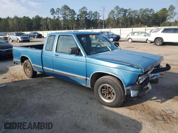 ✅ 1993 Chevrolet S-10 LS • VIN: 1GCCS19Z6P0106798 • Лот: 43982985. Опубликован ранее на Copart с пробегом 323 153 миль. Бесплатный доступ к архиву аукционных продаж из США и подробный отчёт об истории автомобиля на DreamBid. Изображение 4.