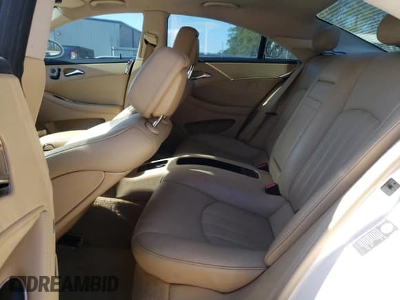 ✅ 2008 Mercedes-Benz CLS 550 • VIN: WDDDJ72X68A126957 • Лот: 42029095. Опубликован ранее на Copart с пробегом 123 907 миль. Бесплатный доступ к архиву аукционных продаж из США и подробный отчёт об истории автомобиля на DreamBid. Изображение 10.