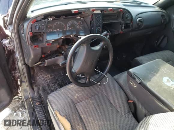 2000 Dodge 1500 с VIN 3B7HF12Y4YG124791, выставлен на аукционе Copart как лот 74444374 с пробегом 157 755 миль миль и На запчасти • Non repairable. История ставок и продаж доступна на DreamBid. Изображение 8.