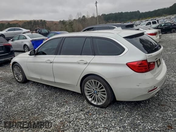 ✅ 2014 BMW 3 Series 328i xDrive • VIN: WBA3G7C55EKN36296 • Lot: 95411605. Wystawiony na Copart z przebiegiem 148 183 mil. Bezpłatny archiwum sprzedaży aukcyjnych z USA i szczegółowy raport historii pojazdu na DreamBid. Zdjęcie 2.