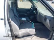 ✅ 2000 Chevrolet S-10 LS • VIN: 1GCCS14W5YK149287 • Лот: 42571949. Опубликован ранее на IAAI с пробегом 212 078 миль. Бесплатный доступ к архиву аукционных продаж из США и подробный отчёт об истории автомобиля на DreamBid. Изображение 8.