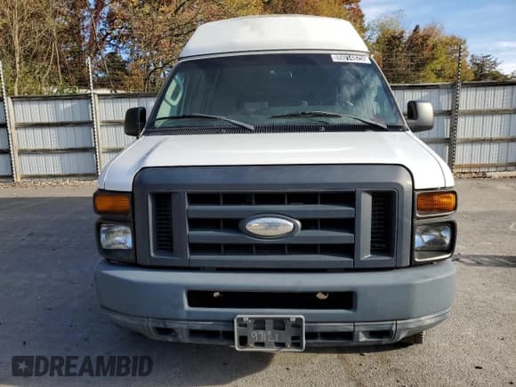 ✅ 2014 Ford Econoline Cargo Commercial • VIN: 1FTNS2EWXEDA97121 • Lot: 90014825. Wystawiony na Copart z przebiegiem 134 981 mil. Bezpłatny archiwum sprzedaży aukcyjnych z USA i szczegółowy raport historii pojazdu na DreamBid. Zdjęcie 5.