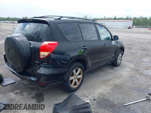 ✅ 2006 Toyota RAV4 Limited • VIN: JTMBK31VX65000193 • Lot: 42606181. Wystawiony na IAAI z przebiegiem 184 552 mil. Bezpłatny archiwum sprzedaży aukcyjnych z USA i szczegółowy raport historii pojazdu na DreamBid. Zdjęcie 4.