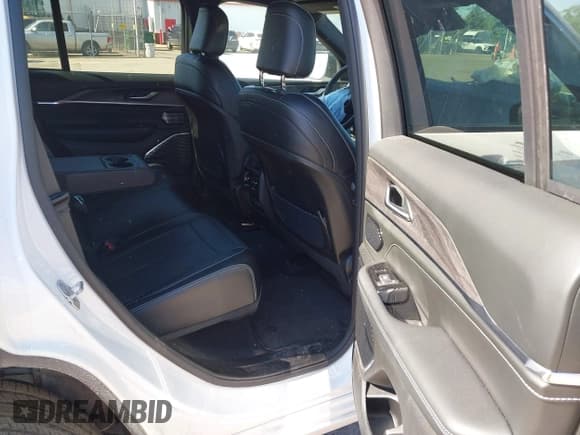 ✅ 2023 Jeep Grand Cherokee Overland • VIN: 1C4RJYD67P8791530 • Lot: 42284763. Listed on IAAI with 21,017 mi. Free auction sales archive from the USA and detailed vehicle history report at DreamBid. Image 8.