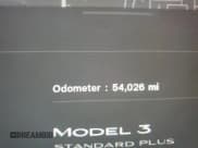 ✅ 2020 Tesla Model 3 Standard Range Plus • VIN: 5YJ3E1EA9LF630112 • Лот: 84725415. Опубликован ранее на Copart с пробегом 54 026 миль. Бесплатный доступ к архиву аукционных продаж из США и подробный отчёт об истории автомобиля на DreamBid. Изображение 9.