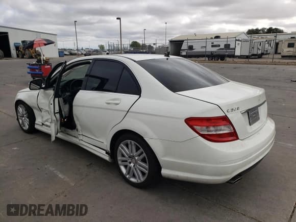✅ 2009 Mercedes-Benz C 300 Sport • VIN: WDDGF54X89R042903 • Lot: 72013435. Wystawiony na Copart z przebiegiem 170 304 mil. Bezpłatny archiwum sprzedaży aukcyjnych z USA i szczegółowy raport historii pojazdu na DreamBid. Zdjęcie 2.