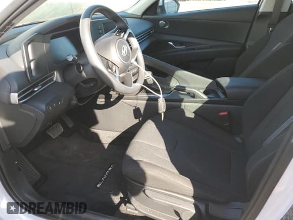 ✅ 2025 Hyundai Elantra SE • VIN: KMHLL4DG6SU991585 • Lot: 85161485. Listed on Copart with 5,551 mi. Free auction sales archive from the USA and detailed vehicle history report at DreamBid. Image 7.