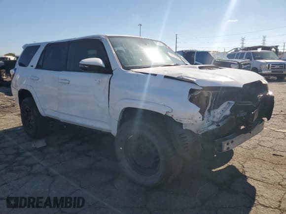 ✅ 2023 Toyota 4Runner SR5 Premium • VIN: JTENU5JR9P6133301 • Lot: 84040355. Wystawiony na Copart z przebiegiem 14 776 mil. Bezpłatny archiwum sprzedaży aukcyjnych z USA i szczegółowy raport historii pojazdu na DreamBid. Zdjęcie 4.