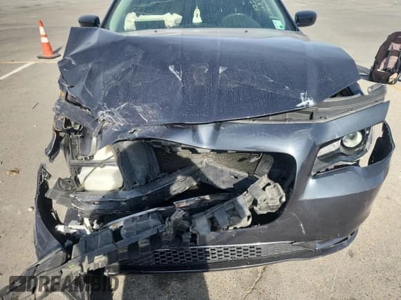 ✅ 2019 Chrysler 300 Touring • VIN: 2C3CCAAG6KH570285 • Lot: 93521805. Listed on Copart with 123,872 mi. Free auction sales archive from the USA and detailed vehicle history report at DreamBid. Image 11.