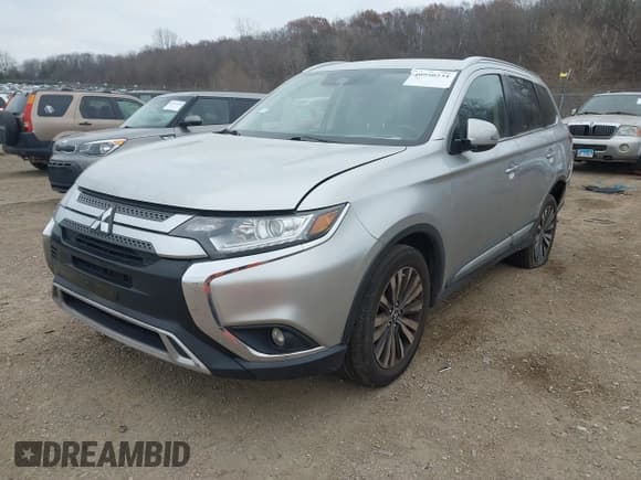 ✅ 2020 Mitsubishi Outlander SE • VIN: JA4AD3A39LZ018929 • Lot: 40950234. Listed on IAAI with 84,308 mi. Free auction sales archive from the USA and detailed vehicle history report at DreamBid. Image 2.
