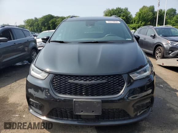 ✅ 2022 Chrysler Pacifica Touring • VIN: 2C4RC1FG1NR199419 • Lot: 55379035. Wystawiony na Copart z przebiegiem 57 566 mil. Bezpłatny archiwum sprzedaży aukcyjnych z USA i szczegółowy raport historii pojazdu na DreamBid. Zdjęcie 5.