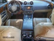 ✅ 2014 Jaguar XJ • VIN: SAJWA1CZ5E8V65670 • Lot: 94516925. Wystawiony na Copart z przebiegiem 102 690 mil. Bezpłatny archiwum sprzedaży aukcyjnych z USA i szczegółowy raport historii pojazdu na DreamBid. Zdjęcie 8.