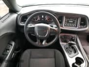 ✅ 2018 Dodge Challenger SXT Plus • VIN: 2C3CDZAG4JH234435 • Lot: 62695573. Wystawiony na Copart z przebiegiem 65 419 mil. Bezpłatny archiwum sprzedaży aukcyjnych z USA i szczegółowy raport historii pojazdu na DreamBid. Zdjęcie 8.