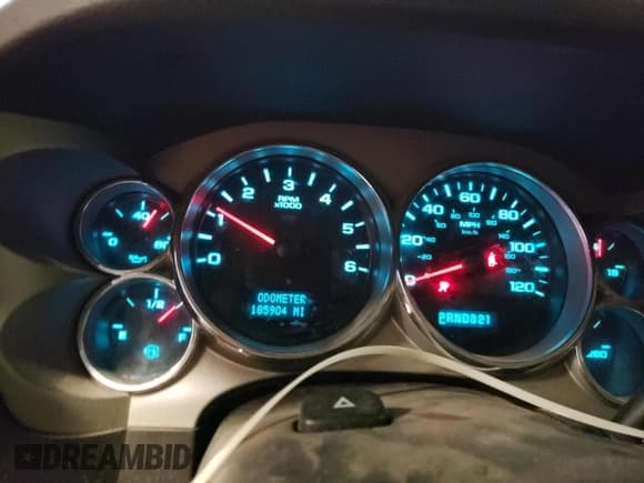 ✅ 2008 Chevrolet Silverado 1500 1LT • VIN: 3GCEK13M18G176454 • Lot: 71207804. Listed on Copart with 185,904 mi. Free auction sales archive from the USA and detailed vehicle history report at DreamBid. Image 9.