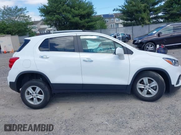 ✅ 2020 Chevrolet Trax LT • VIN: KL7CJPSB0LB057547 • Lot: 42302289. Wystawiony na IAAI z przebiegiem 46 590 mil. Bezpłatny archiwum sprzedaży aukcyjnych z USA i szczegółowy raport historii pojazdu na DreamBid. Zdjęcie 13.