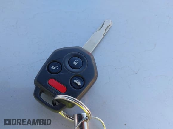 ✅ 2010 Subaru Legacy Limited Moon • VIN: 4S3BMCK65A3225840 • Lot: 43639761. Wystawiony na IAAI z przebiegiem 234 982 mil. Bezpłatny archiwum sprzedaży aukcyjnych z USA i szczegółowy raport historii pojazdu na DreamBid. Zdjęcie 11.