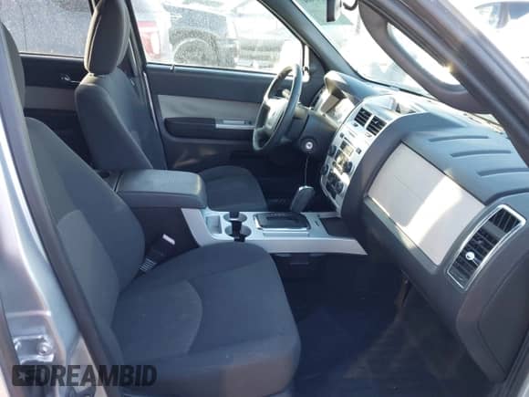 2010 Mercury Mariner z VIN 4M2CN8B73AKJ15604, wystawiony jako IAAI lot #41454647 z przebiegiem 170 761 mil mil oraz . Historia ofert i sprzedaży dostępna na DreamBid. Obrazek 5.