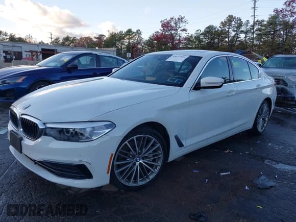 ✅ 2019 BMW 5 Series 530i xDrive • VIN: WBAJA7C5XKWW39663 • Lot: 43637901. Listed on IAAI with 55,864 mi. Free auction sales archive from the USA and detailed vehicle history report at DreamBid. Image 2.