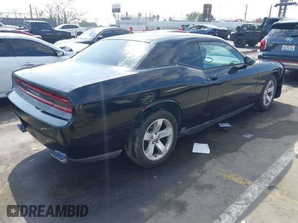 ✅ 2013 Dodge Challenger SXT • VIN: 2C3CDYAGXDH692706 • Lot: 41626341. Wystawiony na IAAI z przebiegiem 136 130 mil. Bezpłatny archiwum sprzedaży aukcyjnych z USA i szczegółowy raport historii pojazdu na DreamBid. Zdjęcie 4.