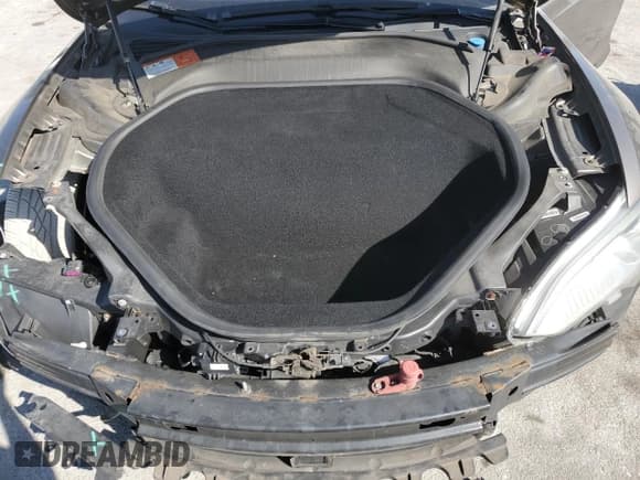 ✅ 2015 Tesla Model S 85D • VIN: 5YJSA1H25FF087146 • Lot: 52639635. Wystawiony na Copart z przebiegiem 132 346 mil. Bezpłatny archiwum sprzedaży aukcyjnych z USA i szczegółowy raport historii pojazdu na DreamBid. Zdjęcie 14.