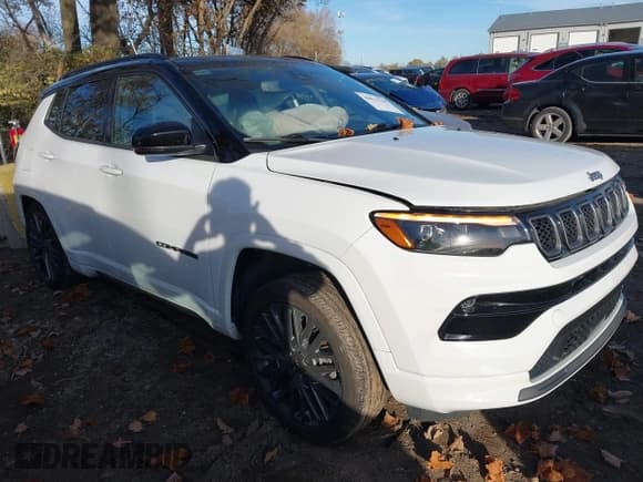 ✅ 2023 Jeep Compass (RED) Edition • VIN: 3C4NJDCN6PT502624 • Lot: 40811750. Wystawiony na IAAI z przebiegiem 18 595 mil. Bezpłatny archiwum sprzedaży aukcyjnych z USA i szczegółowy raport historii pojazdu na DreamBid. Zdjęcie 1.