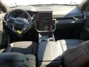 ✅ 2024 GMC Acadia AWD Elevation • VIN: 1GKENNKS9RJ198513 • Lot: 66850085. Wystawiony na Copart z przebiegiem 23 033 mil. Bezpłatny archiwum sprzedaży aukcyjnych z USA i szczegółowy raport historii pojazdu na DreamBid. Zdjęcie 8.