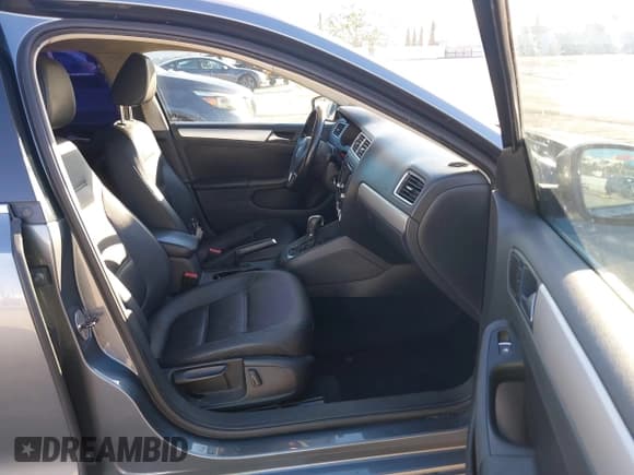 ✅ 2013 Volkswagen Jetta SE • VIN: 3VWDP7AJ3DM357962 • Lot: 43861735. Listed on IAAI with 177,586 mi. Free auction sales archive from the USA and detailed vehicle history report at DreamBid. Image 5.