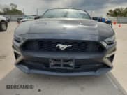 ✅ 2018 Ford Mustang EcoBoost • VIN: 1FA6P8TH2J5125811 • Lot: 89643125. Wystawiony na Copart z przebiegiem 57 273 mil. Bezpłatny archiwum sprzedaży aukcyjnych z USA i szczegółowy raport historii pojazdu na DreamBid. Zdjęcie 5.