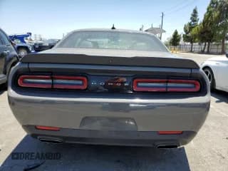 ✅ 2018 Dodge Challenger SXT Plus • VIN: 2C3CDZAG0JH218992 • Lot: 59303713. Wystawiony na Copart z przebiegiem 61 801 mil. Bezpłatny archiwum sprzedaży aukcyjnych z USA i szczegółowy raport historii pojazdu na DreamBid. Zdjęcie 6.