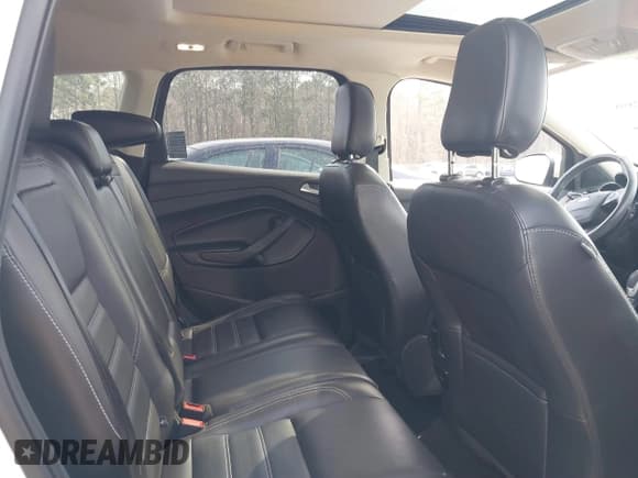 ✅ 2019 Ford Escape Titanium • VIN: 1FMCU0J99KUB62389 • Lot: 41792898. Listed on IAAI with 91,534 mi. Free auction sales archive from the USA and detailed vehicle history report at DreamBid. Image 8.