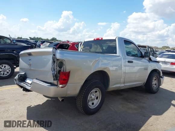2016 Ram 1500 Express z VIN 3C6JR6AG4GG278048, wystawiony jako IAAI lot #43393792 z przebiegiem Nie podano mil oraz . Historia ofert i sprzedaży dostępna na DreamBid. Obrazek 13.