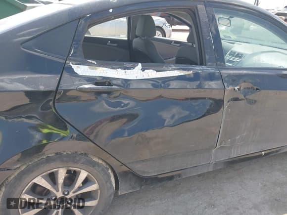 ✅ 2017 Hyundai Accent SE • VIN: KMHCT4AE8HU353902 • Lot: 42913752. Wystawiony na IAAI z przebiegiem 60 941 mil. Bezpłatny archiwum sprzedaży aukcyjnych z USA i szczegółowy raport historii pojazdu na DreamBid. Zdjęcie 13.