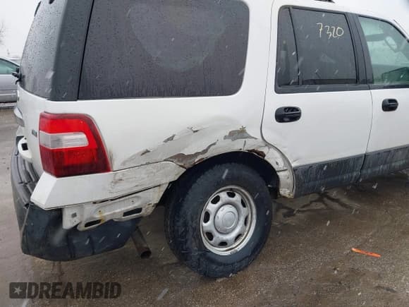 ✅ 2013 Ford Expedition XL • VIN: 1FMJU1G58DEF35226 • Lot: 41677320. Listed on IAAI with 136,827 mi. Free auction sales archive from the USA and detailed vehicle history report at DreamBid. Image 6.