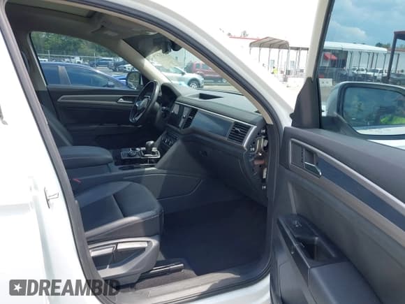 ✅ 2021 Volkswagen Atlas SE • VIN: 1V2RR2CA9MC523565 • Lot: 43103518. Listed on IAAI with 78,191 mi. Free auction sales archive from the USA and detailed vehicle history report at DreamBid. Image 5.