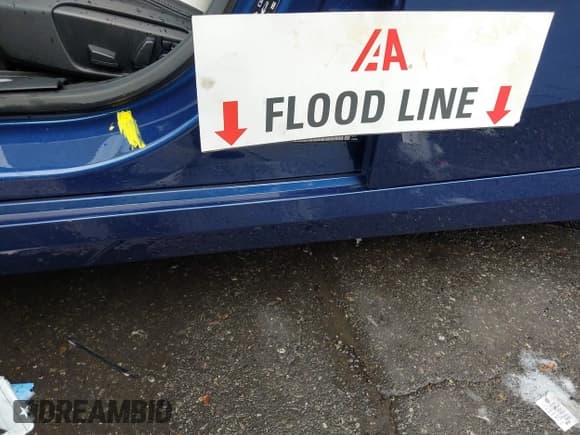 ✅ 2023 BMW 2 Series 228i xDrive • VIN: WBA73AK09P7M11999 • Lot: 42607008. Listed on IAAI with 23,271 mi. Free auction sales archive from the USA and detailed vehicle history report at DreamBid. Image 6.