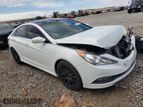 ✅ 2014 Hyundai Sonata Limited • VIN: 5NPEC4AB5EH827118 • Lot: 71737274. Listed on Copart with 149,597 mi. Free auction sales archive from the USA and detailed vehicle history report at DreamBid. Image 4.