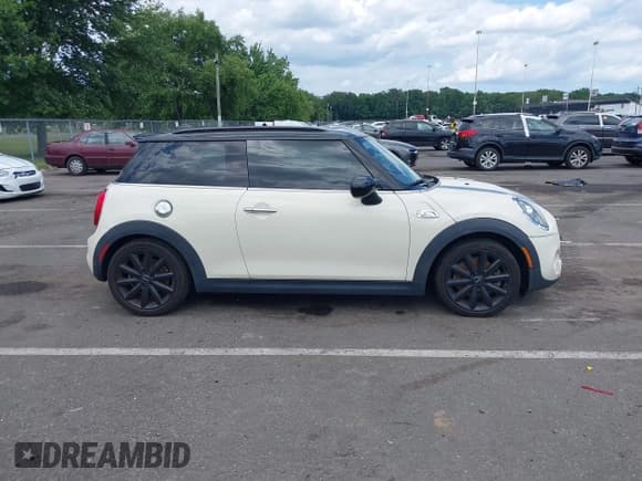 ✅ 2020 MINI Hardtop Cooper S • VIN: WMWXR5C08L2L74858 • Лот: 42800523. Опубликован ранее на IAAI с пробегом Не указан. Бесплатный доступ к архиву аукционных продаж из США и подробный отчёт об истории автомобиля на DreamBid. Изображение 13.