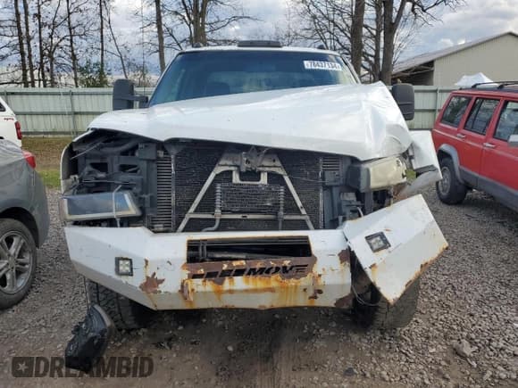 ✅ 2004 Chevrolet Silverado 3500 DRW • VIN: 1GCJK33104F120422 • Lot: 78437134. Listed on Copart with 277,609 mi. Free auction sales archive from the USA and detailed vehicle history report at DreamBid. Image 5.