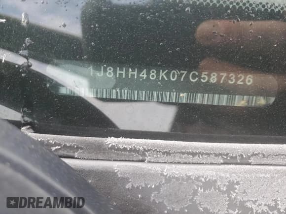 ✅ 2007 Jeep Commander Sport • VIN: 1J8HH48K07C587326 • Lot: 45929575. Listed on Copart with 220,018 mi. Free auction sales archive from the USA and detailed vehicle history report at DreamBid. Image 15.