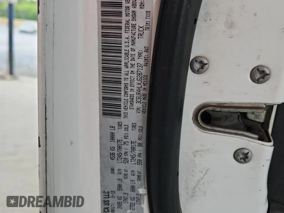 ✅ 2018 Ram 2500 Tradesman • VIN: 3C6UR4HLXJG287137 • Lot: 58011515. Listed on Copart with 223,857 mi. Free auction sales archive from the USA and detailed vehicle history report at DreamBid. Image 12.