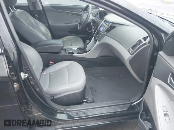 ✅ 2013 Hyundai Sonata GLS • VIN: 5NPEB4AC6DH627472 • Lot: 43311173. Listed on IAAI with 109,181 mi. Free auction sales archive from the USA and detailed vehicle history report at DreamBid. Image 5.