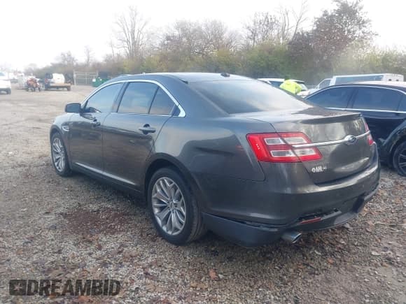 ✅ 2015 Ford Taurus Limited • VIN: 1FAHP2F86FG106370 • Lot: 43698268. Listed on IAAI with 127,992 mi. Free auction sales archive from the USA and detailed vehicle history report at DreamBid. Image 3.