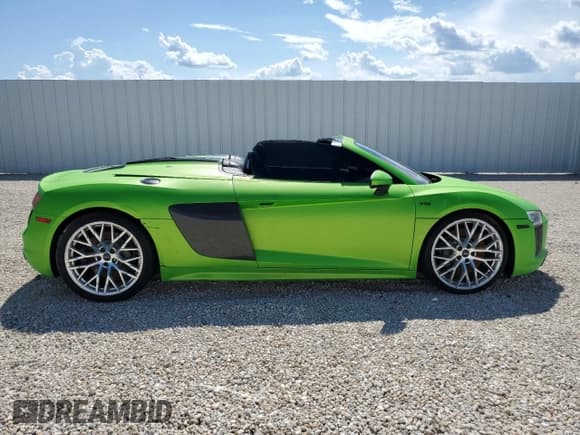 ✅ 2017 Audi R8 • VIN: WUAVACFX5H7903923 • Лот: 57079895. Опубликован ранее на Copart с пробегом 53 882 миль. Бесплатный доступ к архиву аукционных продаж из США и подробный отчёт об истории автомобиля на DreamBid. Изображение 10.
