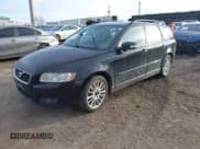 ✅ 2010 Volvo V50 • VIN: YV1390MW6A2572546 • Лот: 41563936. Опубликован ранее на IAAI с пробегом 153 836 миль. Бесплатный доступ к архиву аукционных продаж из США и подробный отчёт об истории автомобиля на DreamBid. Изображение 2.