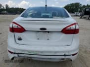 ✅ 2018 Ford Fiesta SE • VIN: 3FADP4BJ5JM125865 • Lot: 67008425. Wystawiony na Copart z przebiegiem 111 840 mil. Bezpłatny archiwum sprzedaży aukcyjnych z USA i szczegółowy raport historii pojazdu na DreamBid. Zdjęcie 6.