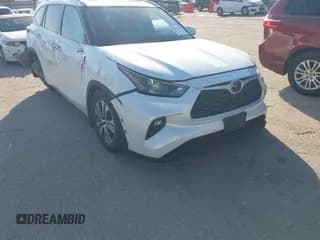 ✅ 2022 Toyota Highlander XLE • VIN: 5TDGZRBH9NS239109 • Lot: 43470094. Wystawiony na IAAI z przebiegiem 61 806 mil. Bezpłatny archiwum sprzedaży aukcyjnych z USA i szczegółowy raport historii pojazdu na DreamBid. Zdjęcie 1.