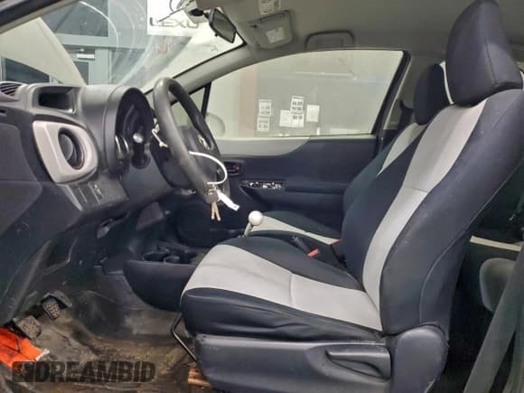 ✅ 2012 Toyota Yaris LE • VIN: JTDJTUD32CD513089 • Лот: 95455905. Опубликован ранее на Copart с пробегом 175 743 миль. Бесплатный доступ к архиву аукционных продаж из США и подробный отчёт об истории автомобиля на DreamBid. Изображение 7.