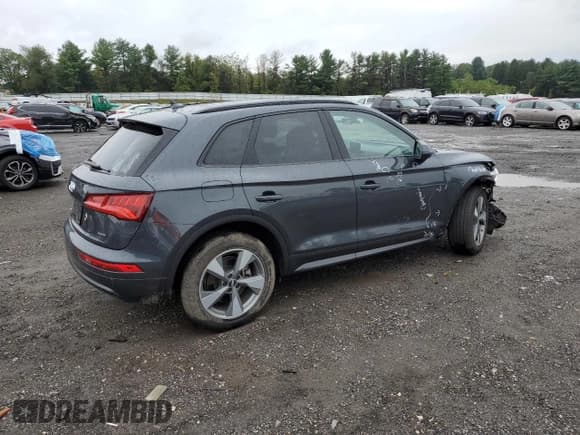 ✅ 2020 Audi Q5 Premium • VIN: WA1ANAFY8L2075749 • Lot: 81255645. Wystawiony na Copart z przebiegiem 52 833 mil. Bezpłatny archiwum sprzedaży aukcyjnych z USA i szczegółowy raport historii pojazdu na DreamBid. Zdjęcie 3.