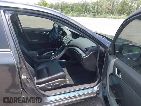 ✅ 2014 Acura TSX Technology • VIN: JH4CU2F67EC003345 • Lot: 42453138. Listed on IAAI with 120,419 mi. Free auction sales archive from the USA and detailed vehicle history report at DreamBid. Image 5.